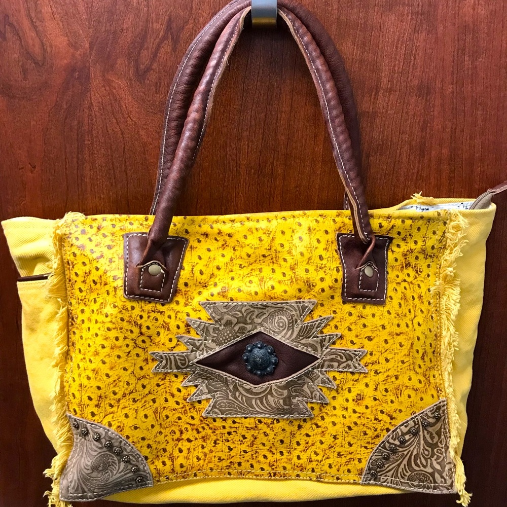Myra Tote